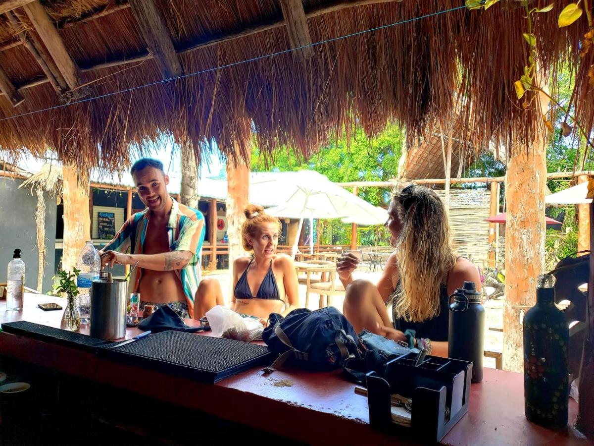 The All Inclusive Hostel - Food, Drinks And Transportation To The Beach And Cenotes Тулум Екстериор снимка