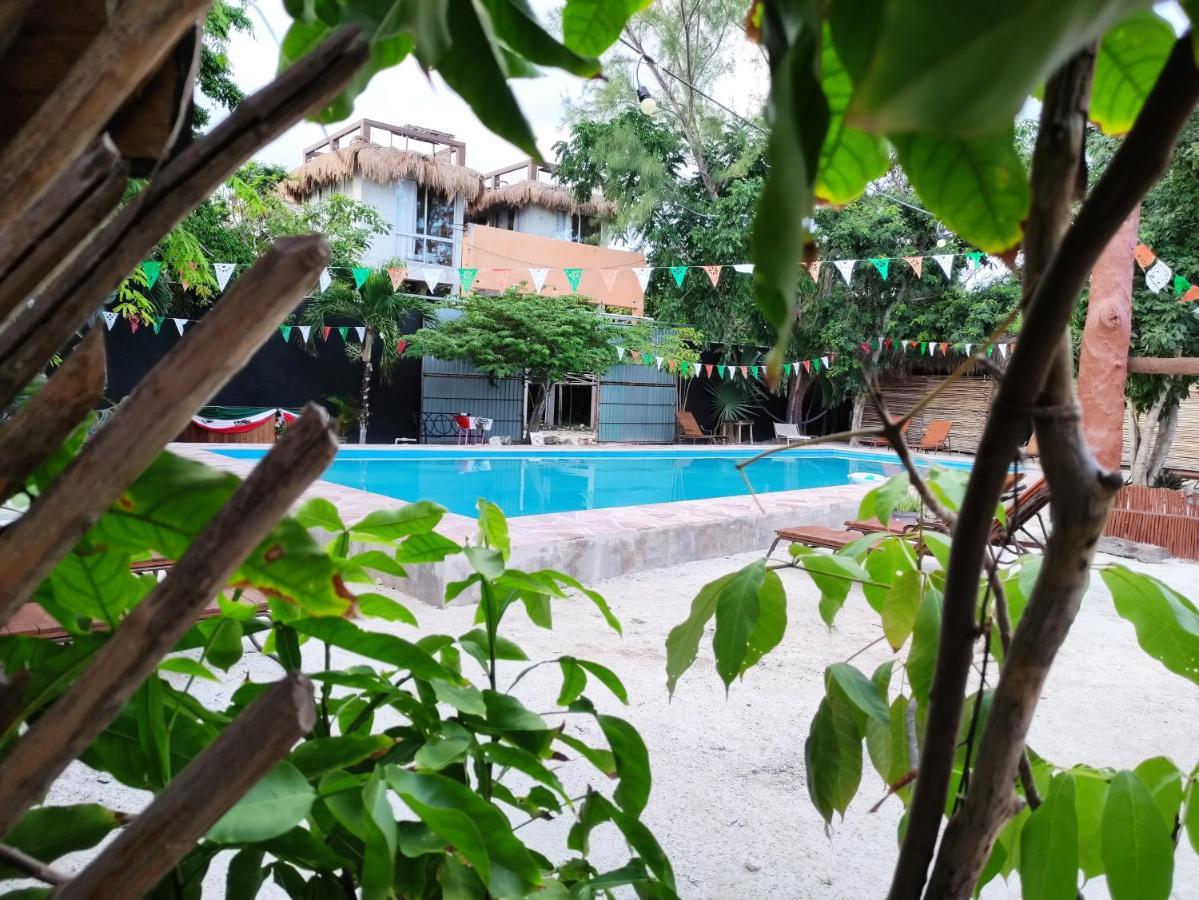 The All Inclusive Hostel - Food, Drinks And Transportation To The Beach And Cenotes Тулум Екстериор снимка