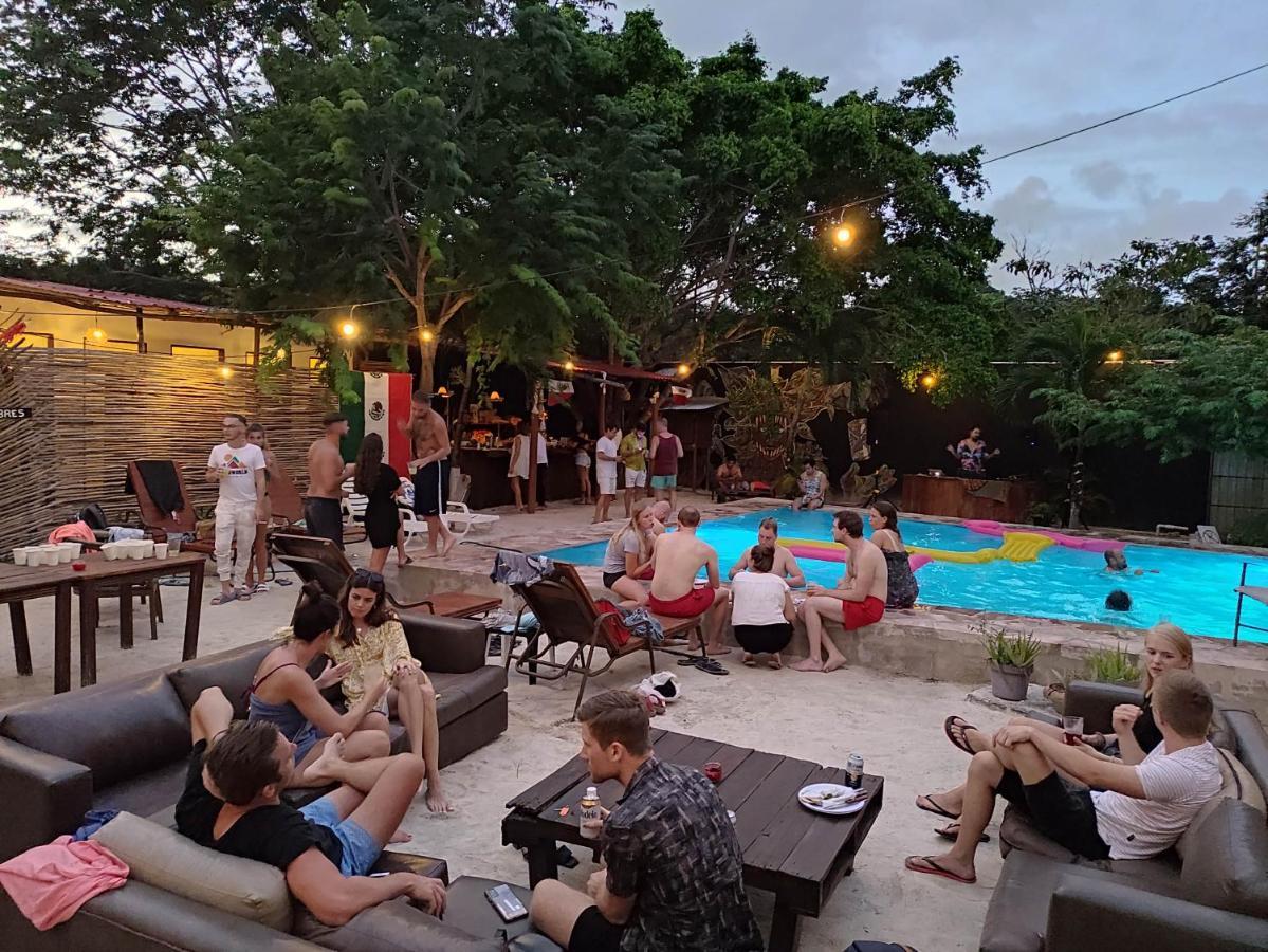 The All Inclusive Hostel - Food, Drinks And Transportation To The Beach And Cenotes Тулум Екстериор снимка