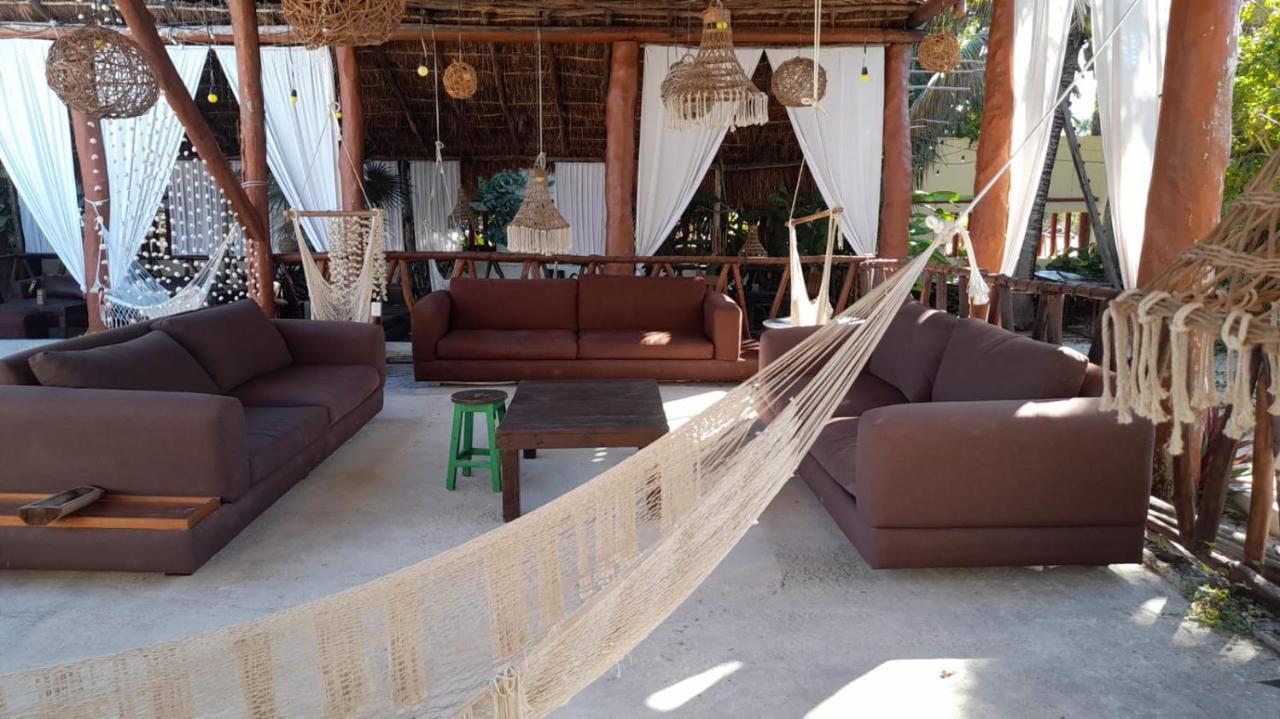 The All Inclusive Hostel - Food, Drinks And Transportation To The Beach And Cenotes Тулум Екстериор снимка