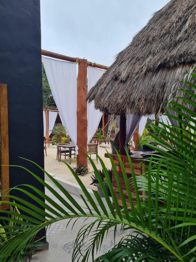 The All Inclusive Hostel - Food, Drinks And Transportation To The Beach And Cenotes Тулум Екстериор снимка