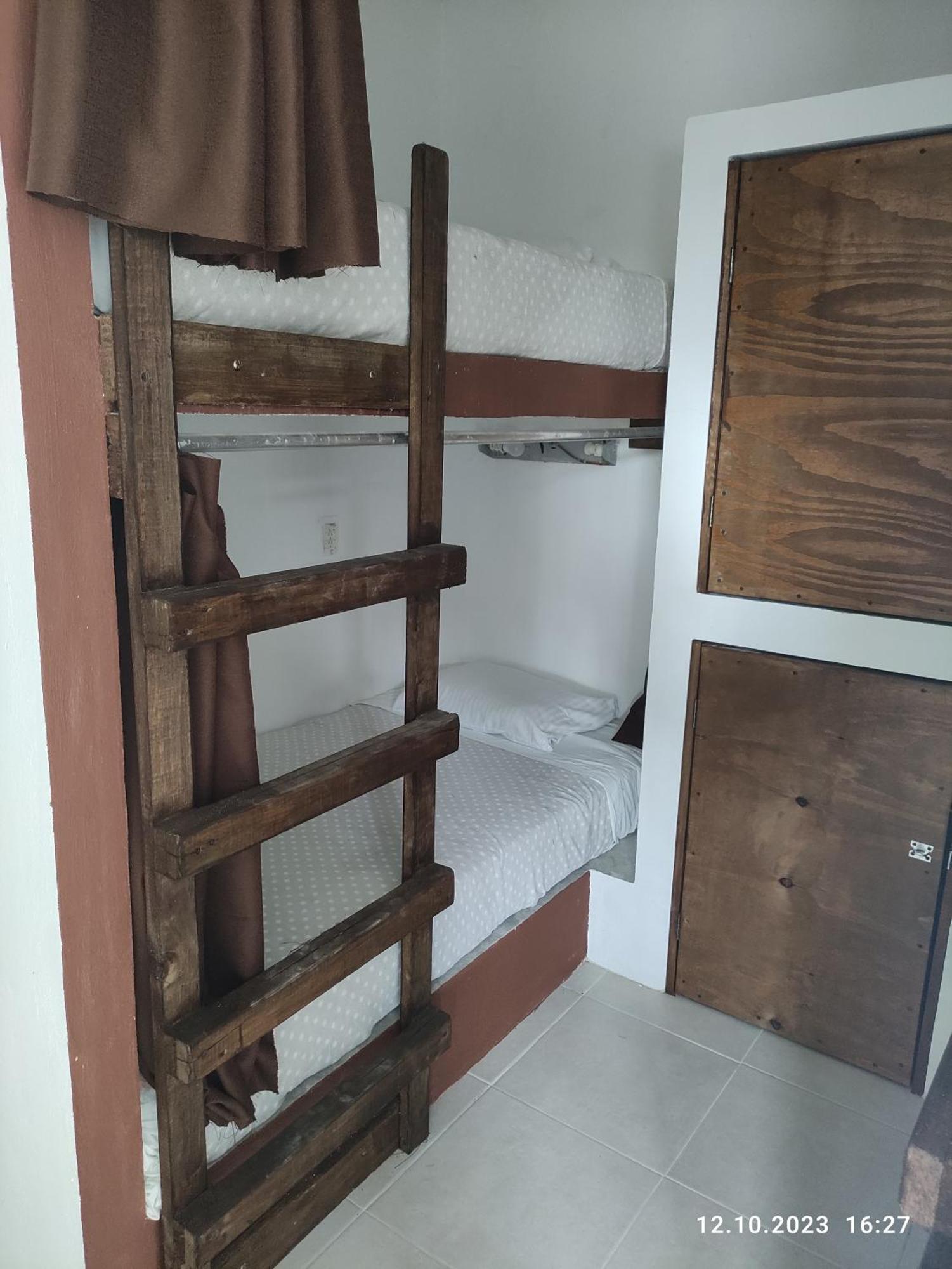The All Inclusive Hostel - Food, Drinks And Transportation To The Beach And Cenotes Тулум Стая снимка