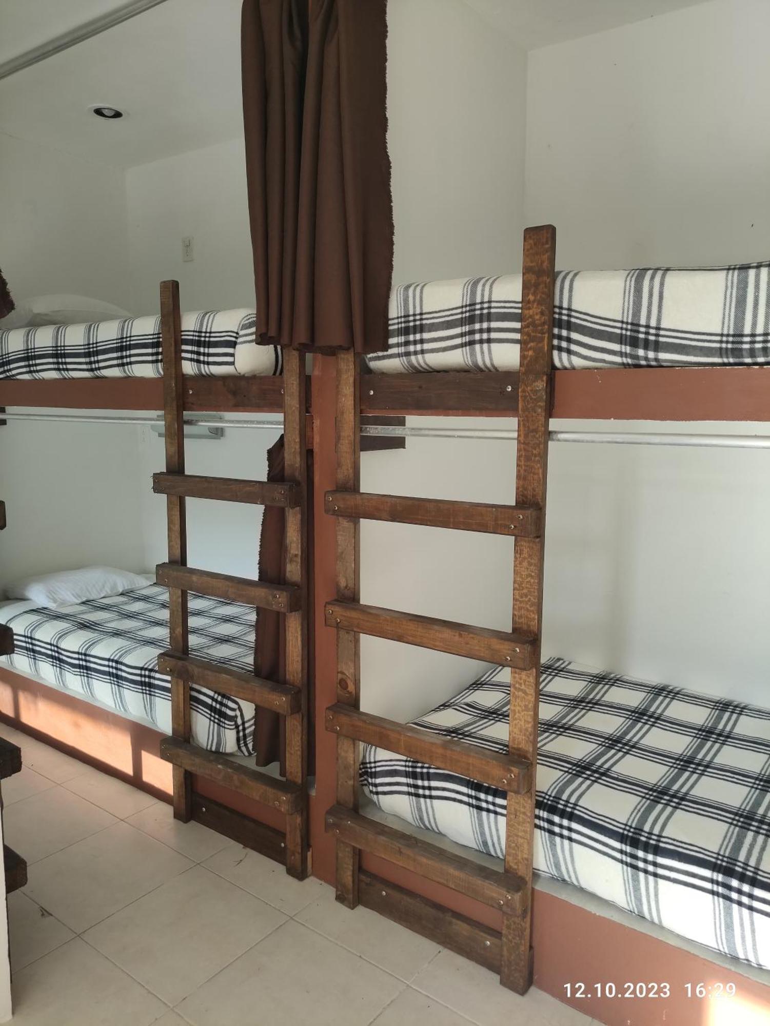 The All Inclusive Hostel - Food, Drinks And Transportation To The Beach And Cenotes Тулум Стая снимка