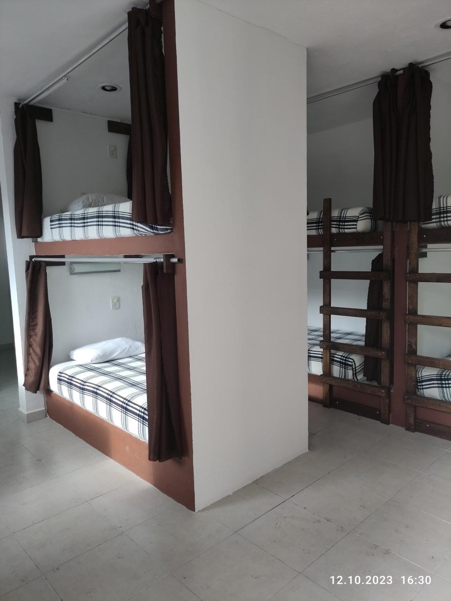 The All Inclusive Hostel - Food, Drinks And Transportation To The Beach And Cenotes Тулум Стая снимка