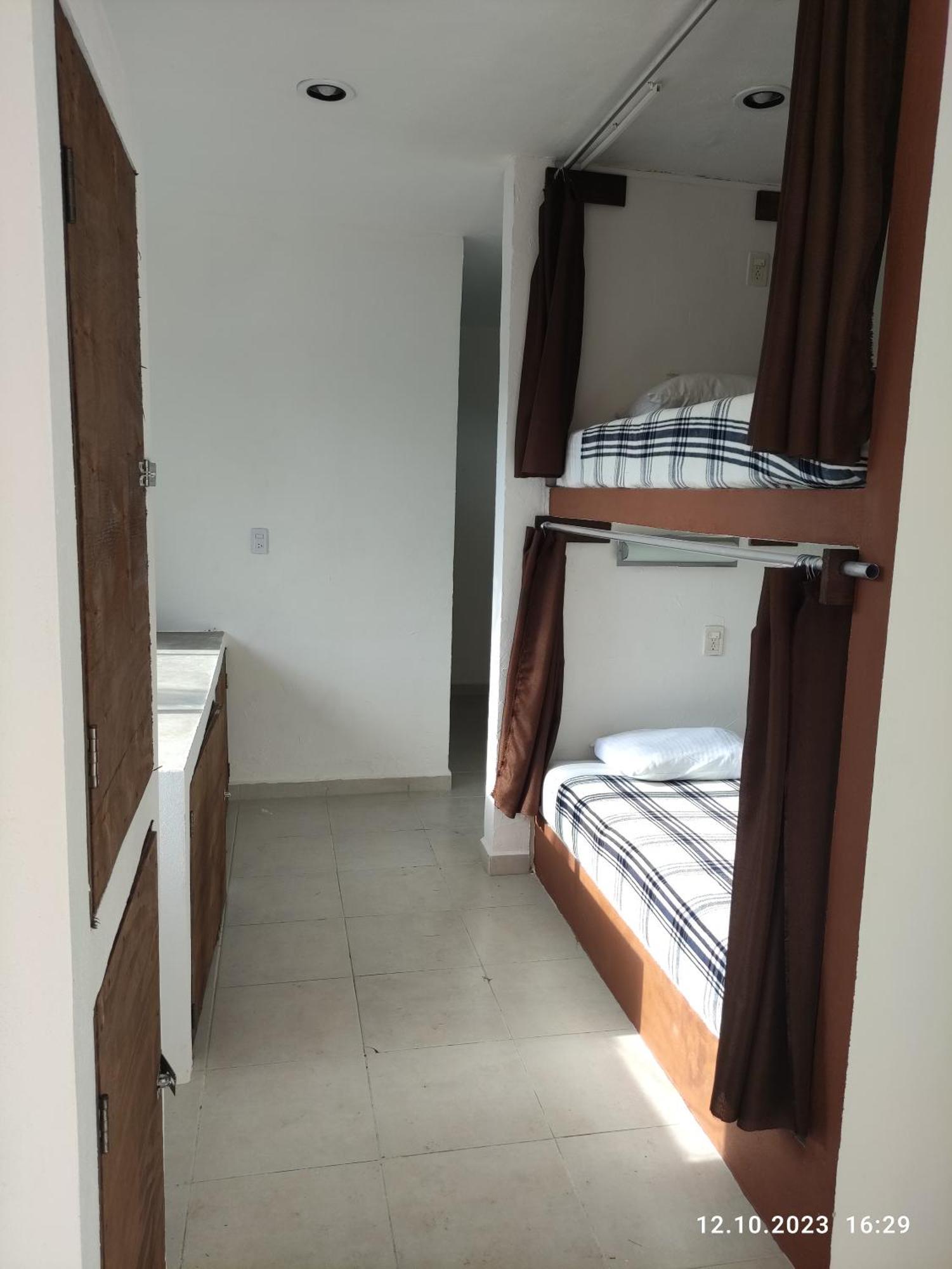 The All Inclusive Hostel - Food, Drinks And Transportation To The Beach And Cenotes Тулум Стая снимка