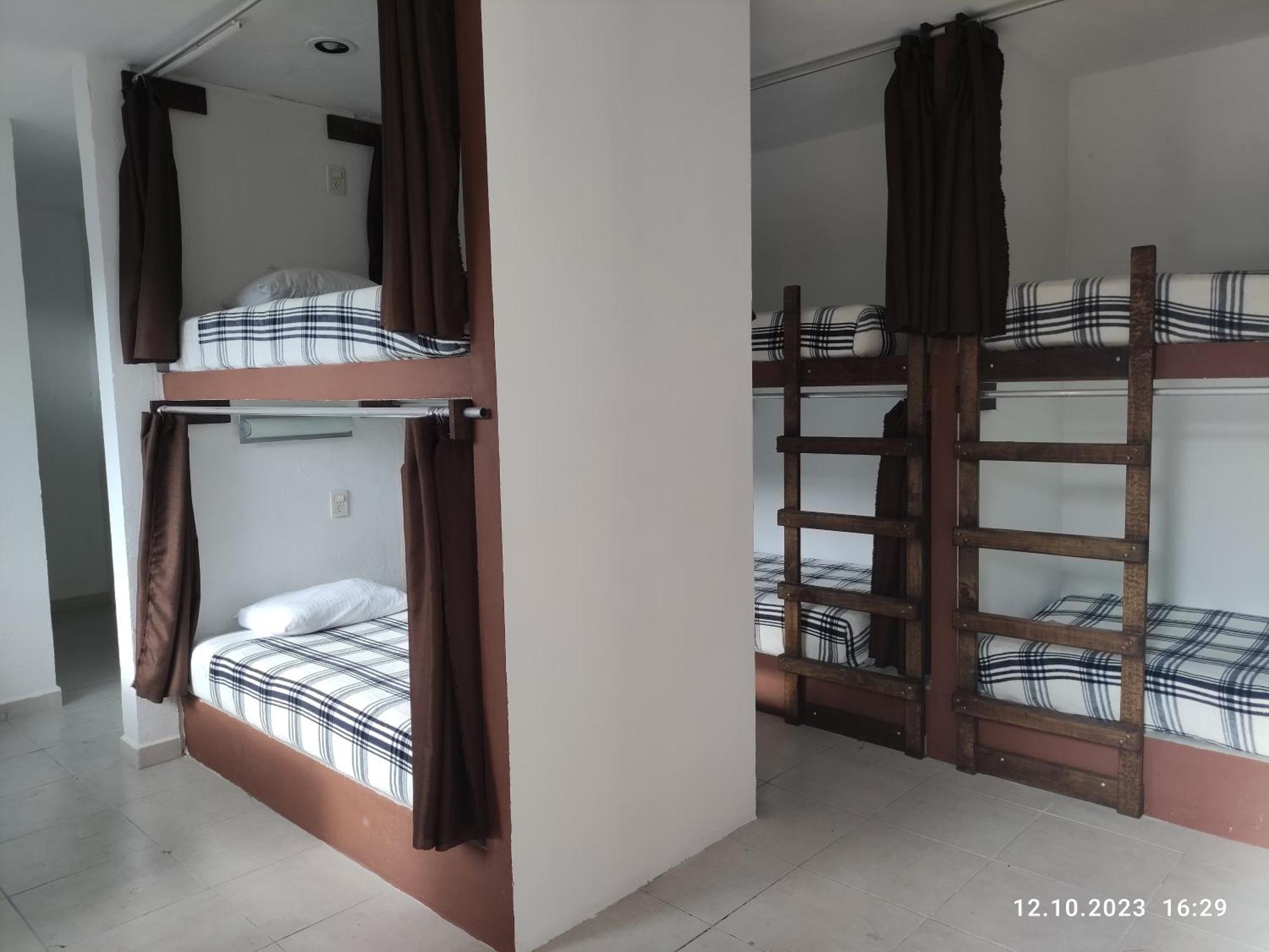 The All Inclusive Hostel - Food, Drinks And Transportation To The Beach And Cenotes Тулум Стая снимка