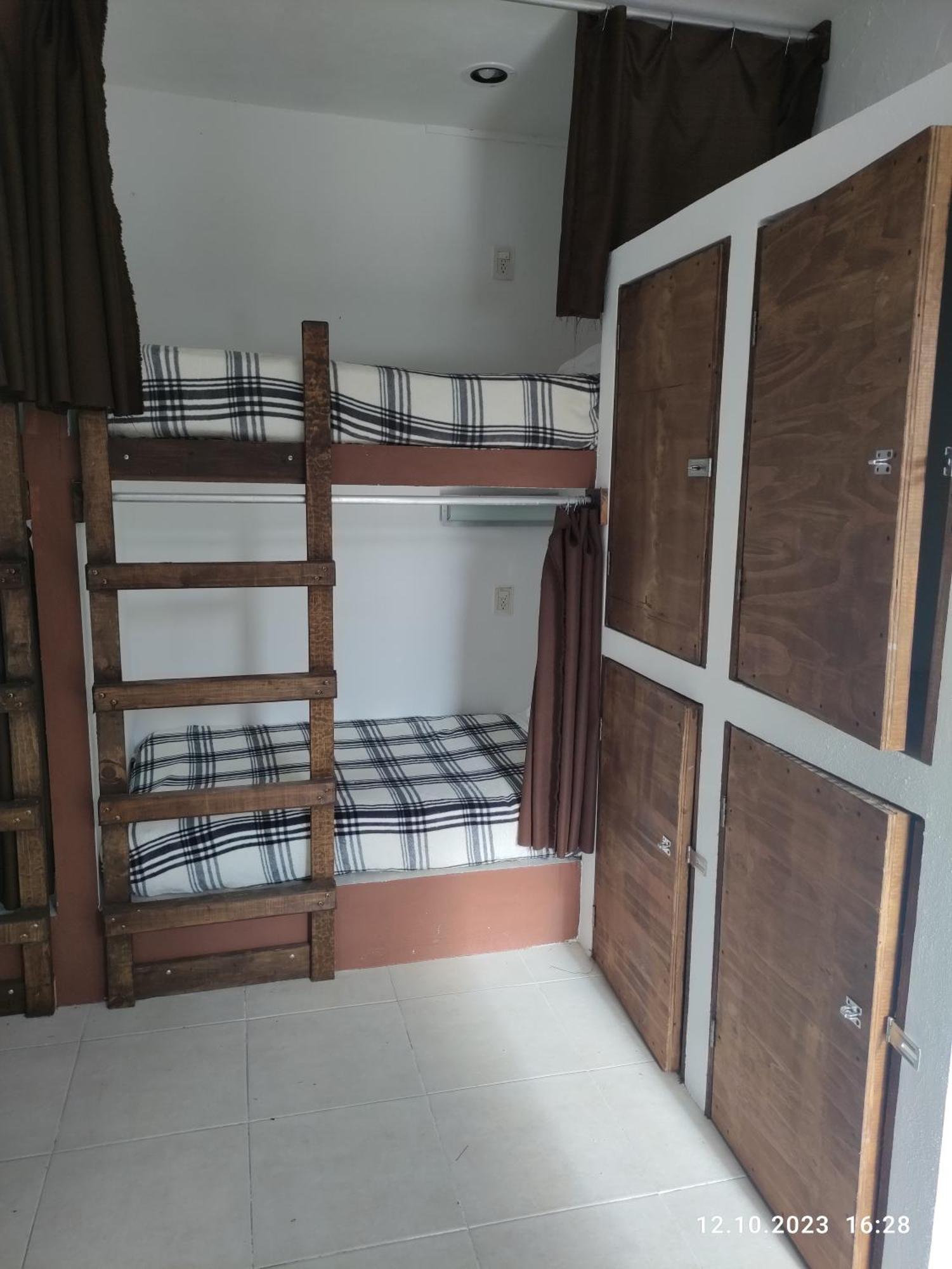 The All Inclusive Hostel - Food, Drinks And Transportation To The Beach And Cenotes Тулум Стая снимка