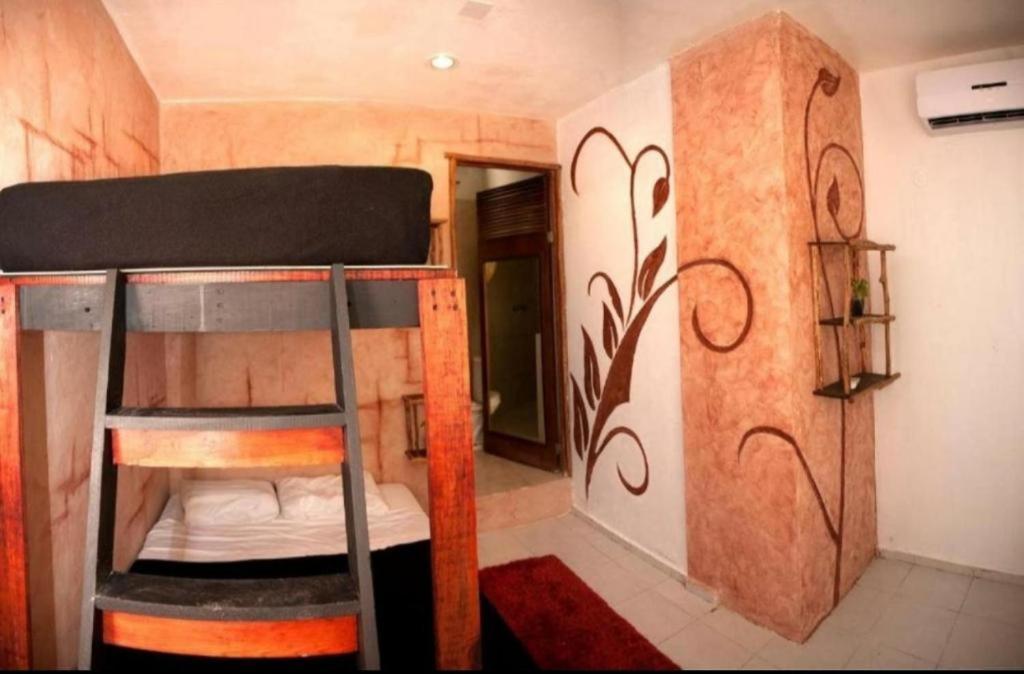 The All Inclusive Hostel - Food, Drinks And Transportation To The Beach And Cenotes Тулум Екстериор снимка