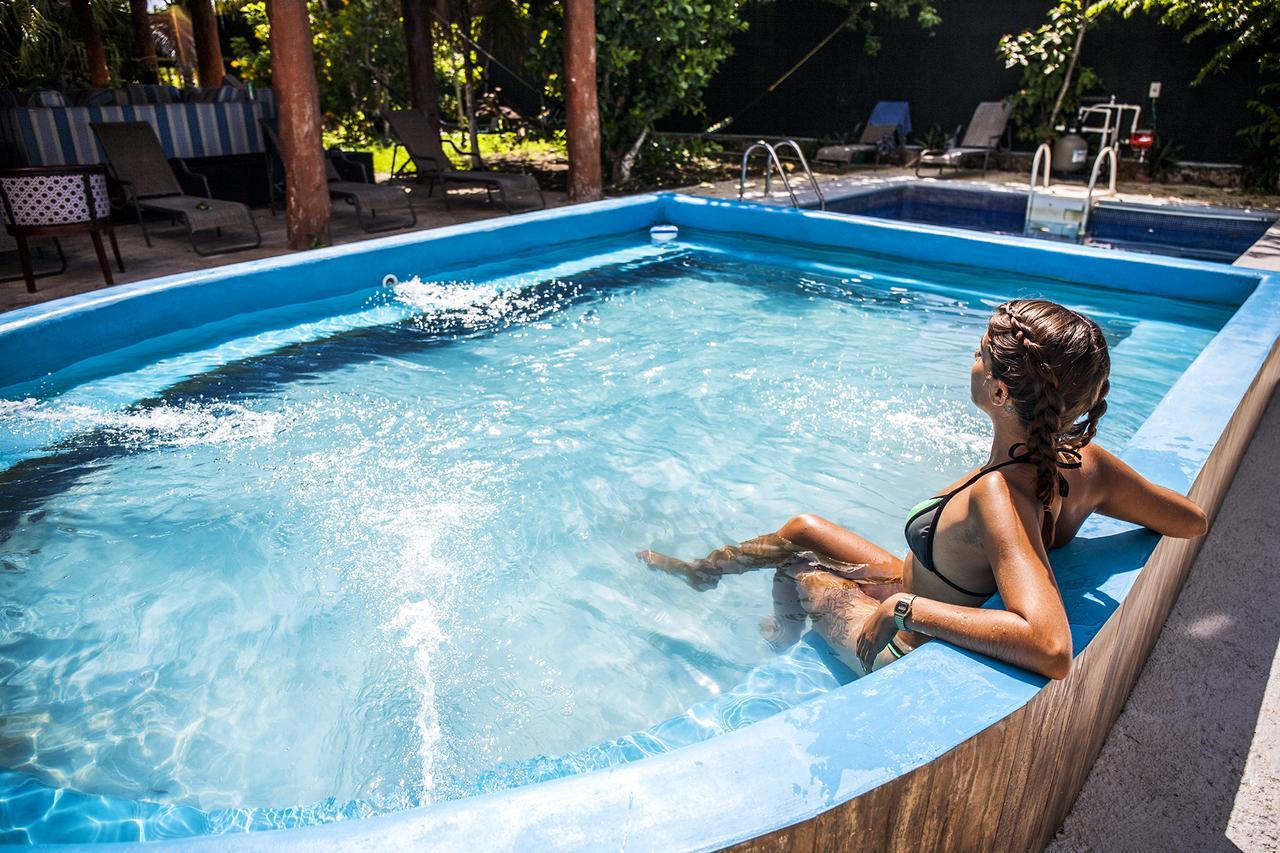 The All Inclusive Hostel - Food, Drinks And Transportation To The Beach And Cenotes Тулум Екстериор снимка